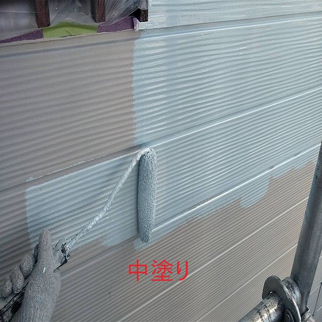 外壁塗装中塗り